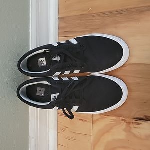 Adidas Seeley